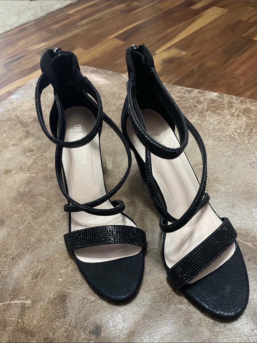De Blossom Collection Women's Black Glittery Heels. Good Condition. Size 8.5.